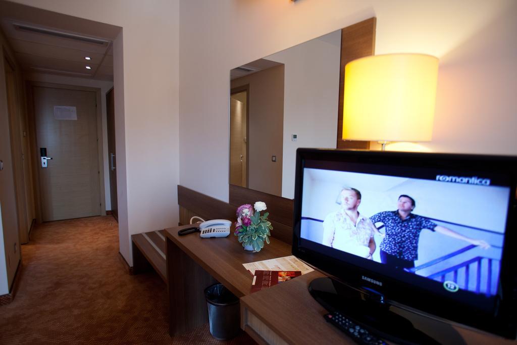 Top Rooms Aparthotel Βουκουρέστι Εξωτερικό φωτογραφία
